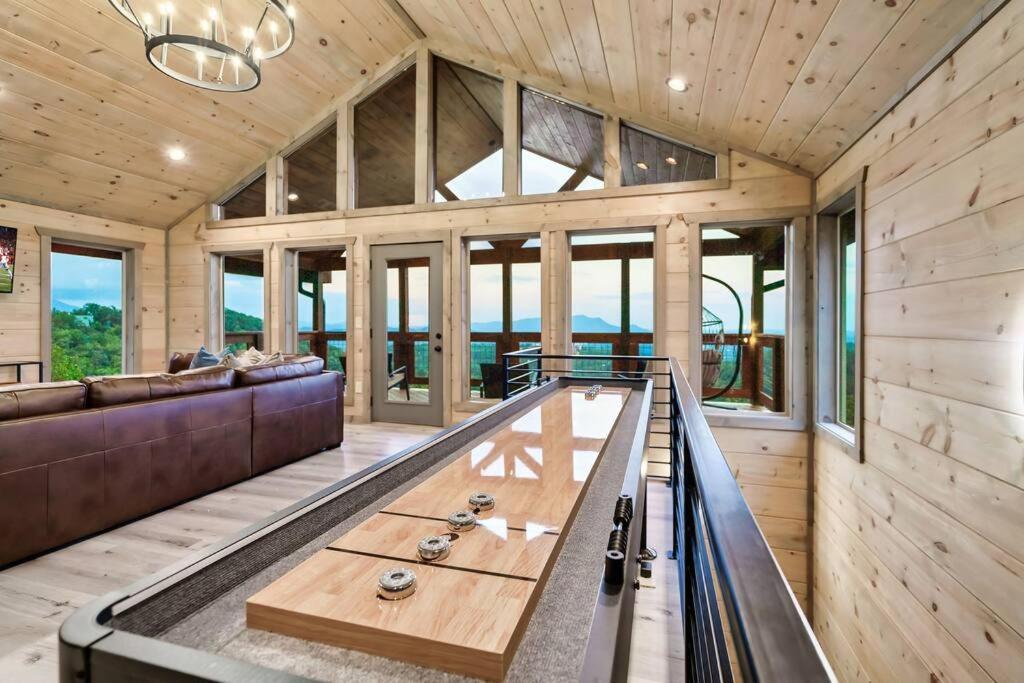 Mountain Vista Lodge: Luxury Cabin with Hot Tub and Scenic Views Sevierville Exterior photo