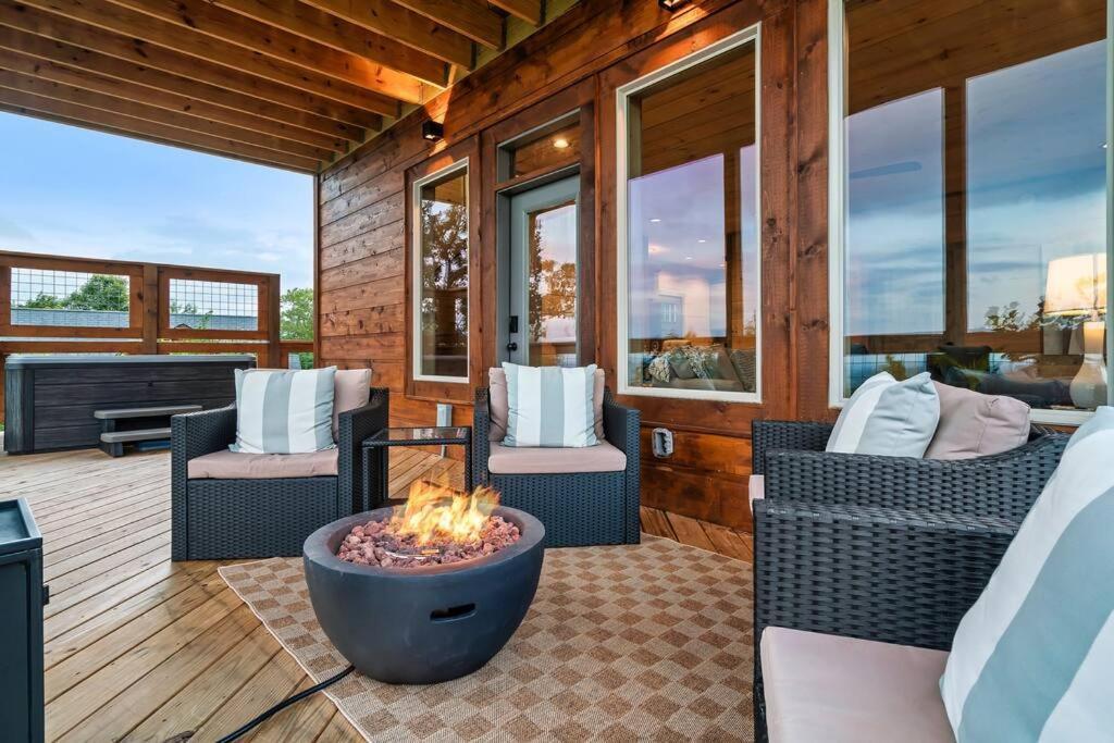 Mountain Vista Lodge: Luxury Cabin with Hot Tub and Scenic Views Sevierville Exterior photo