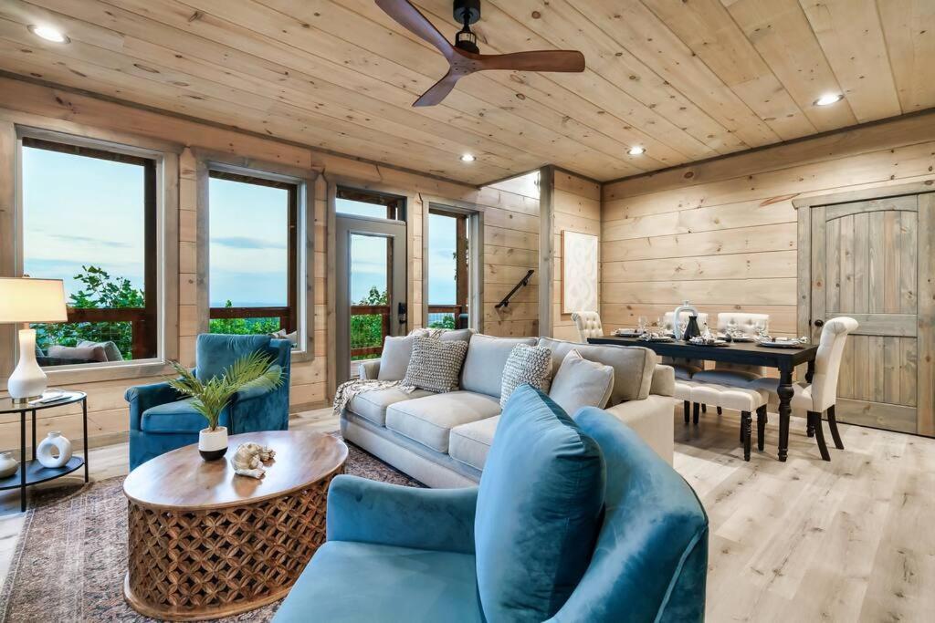 Mountain Vista Lodge: Luxury Cabin with Hot Tub and Scenic Views Sevierville Exterior photo