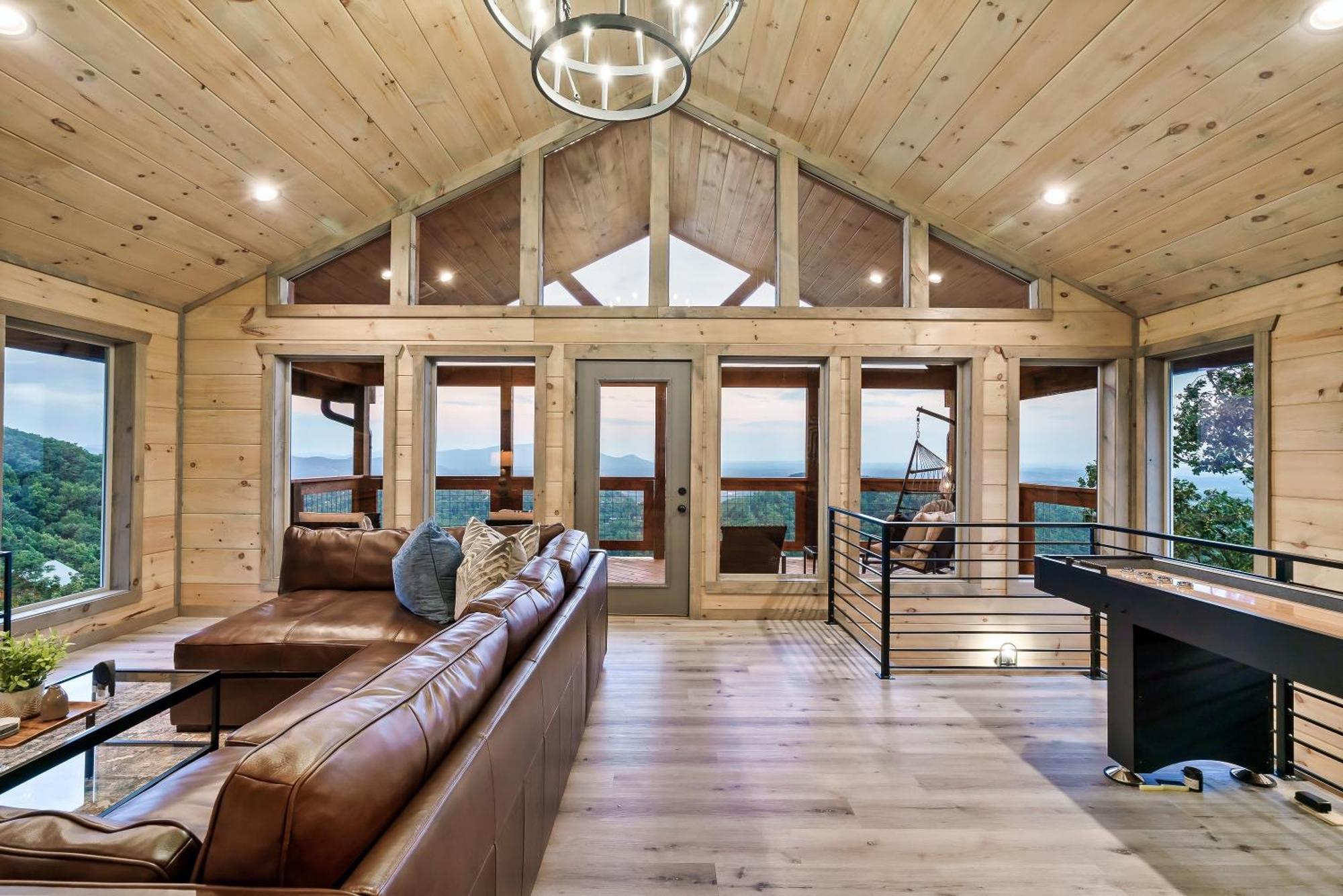 Mountain Vista Lodge: Luxury Cabin with Hot Tub and Scenic Views Sevierville Exterior photo