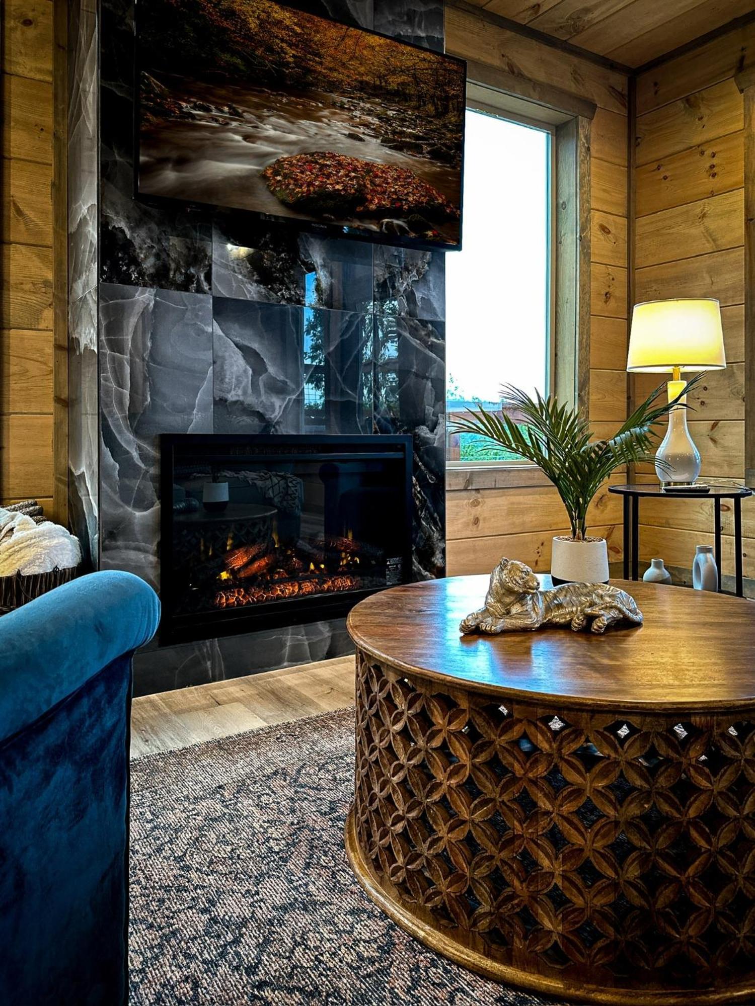 Mountain Vista Lodge: Luxury Cabin with Hot Tub and Scenic Views Sevierville Exterior photo